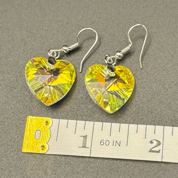 Aurora Borealis Dangle Heart Earrings. Reflective Of Light. Prism Of Colors - Picture 8 of 9